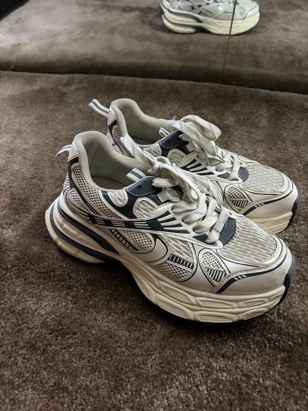 Chunky Sneakers White Silver Gray Unisex (Men’s 9 / Women’s 7.5)